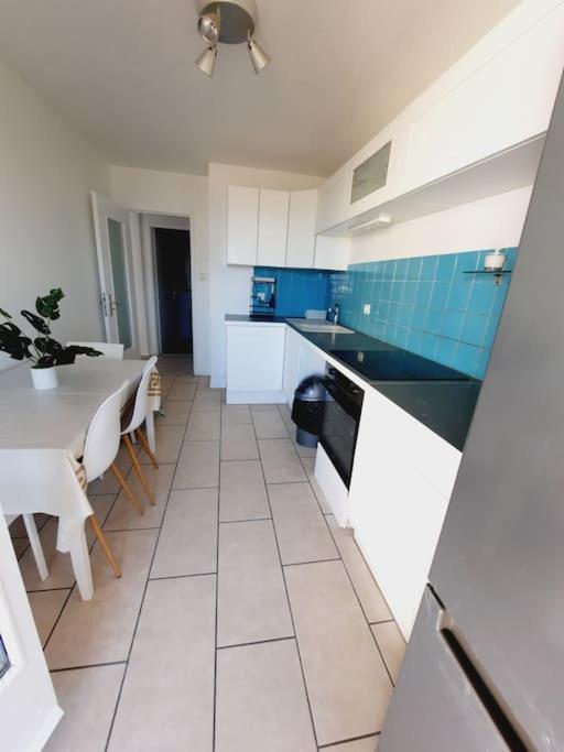 Logement Dans Residence - A 10 Km Du Centre Ville Et A 5 Minute Du Parlement Europeen Avec Parking Gratuit Hoenheim Eksteriør bilde