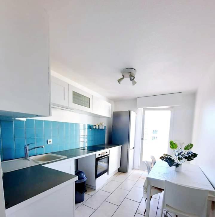 Logement Dans Residence - A 10 Km Du Centre Ville Et A 5 Minute Du Parlement Europeen Avec Parking Gratuit Hoenheim Eksteriør bilde