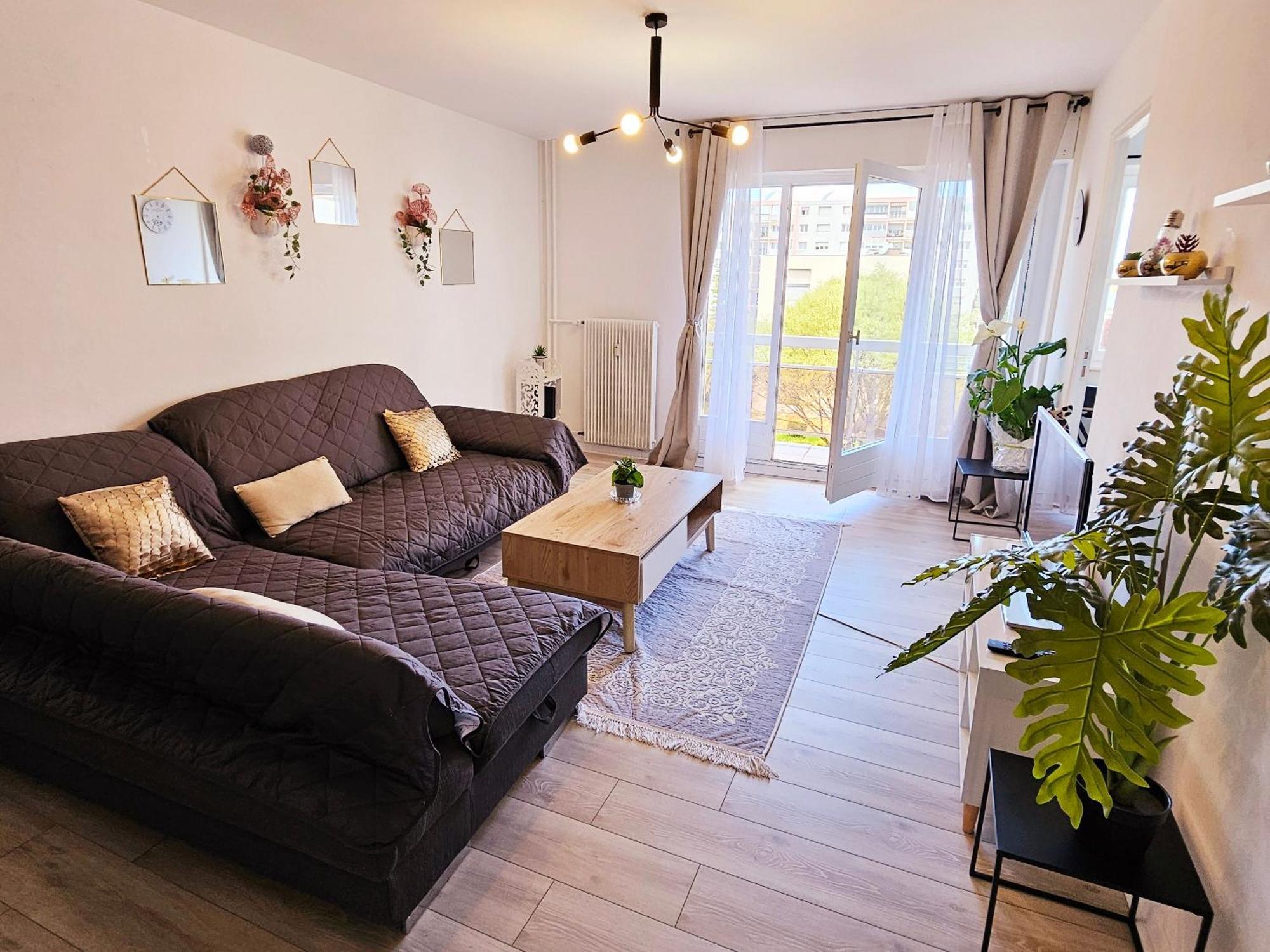 Logement Dans Residence - A 10 Km Du Centre Ville Et A 5 Minute Du Parlement Europeen Avec Parking Gratuit Hoenheim Eksteriør bilde